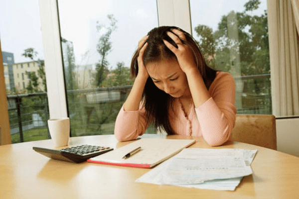 Đầu óc trống rỗng, khó tập trung là biểu hiện của bệnh Stress nặng