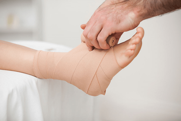 Điều trị gãy xương mắt cá chân - gãy xương bàn chân