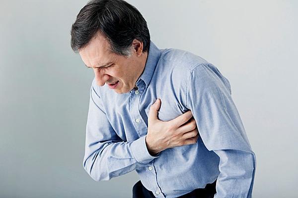 Nguyên nhân đau ngực trái