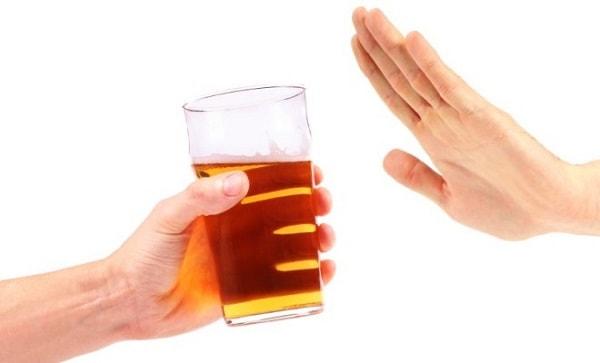 Những thực phẩm người bị trầm cảm sau sinh nên tránh Bị trầm cảm sau sinh nên tránh các loại đồ uống có cồn và chất kích thích
